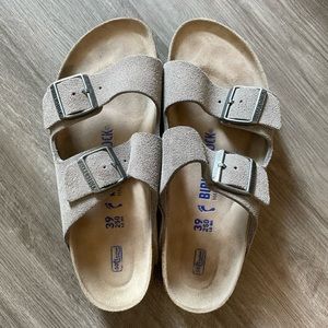 Birkenstock Arizonas in Gray